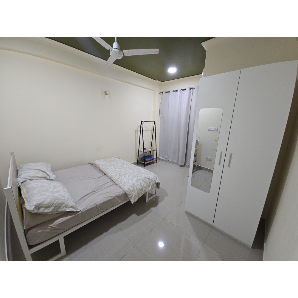 1 or 2 Rooms with Balcony from 3+1 Sharing Apartment. Utilities Included — Malé — Machchangolhi