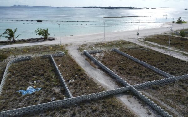 Beach Front 1600sqft x 2 Lands for Urgent Sale — Other