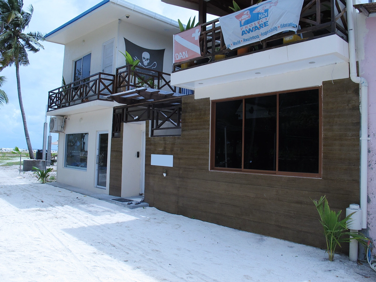 Guesthouse for Sale (IS 116) — Thulusdhoo