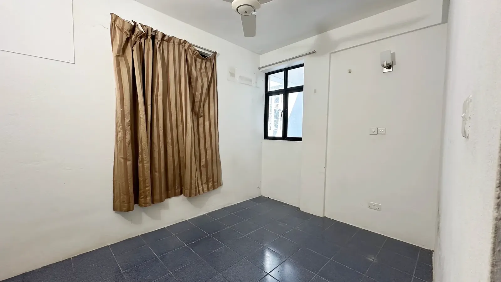 Unfurnished 5 Storey building for Sale (ML 106S) — Kulhidhoshu Magu