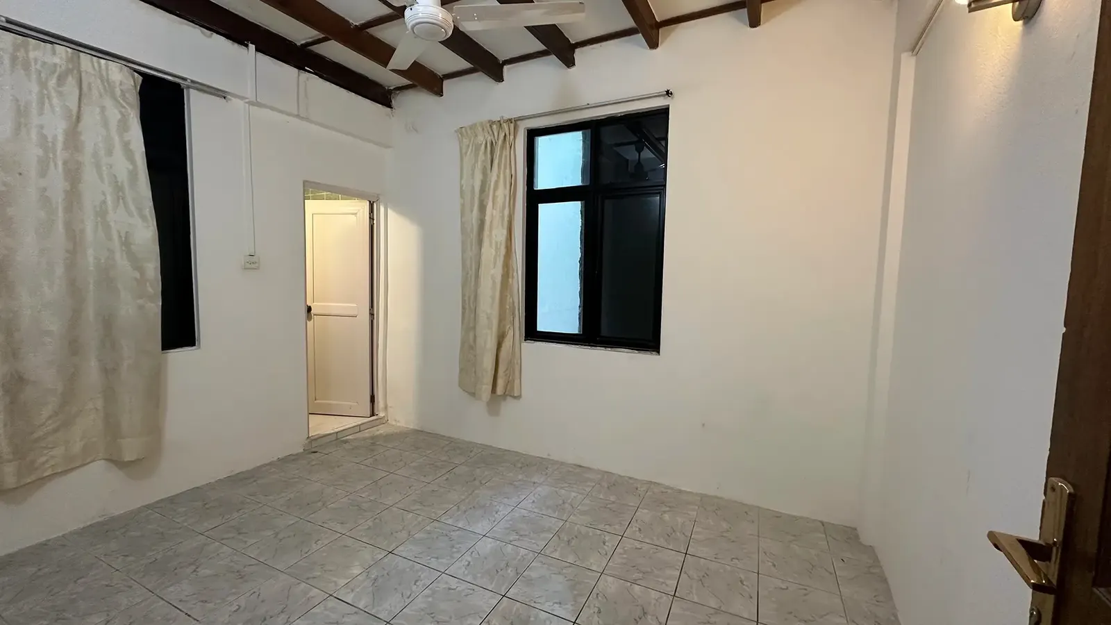 Unfurnished 5 Storey building for Sale (ML 106S) — Kulhidhoshu Magu