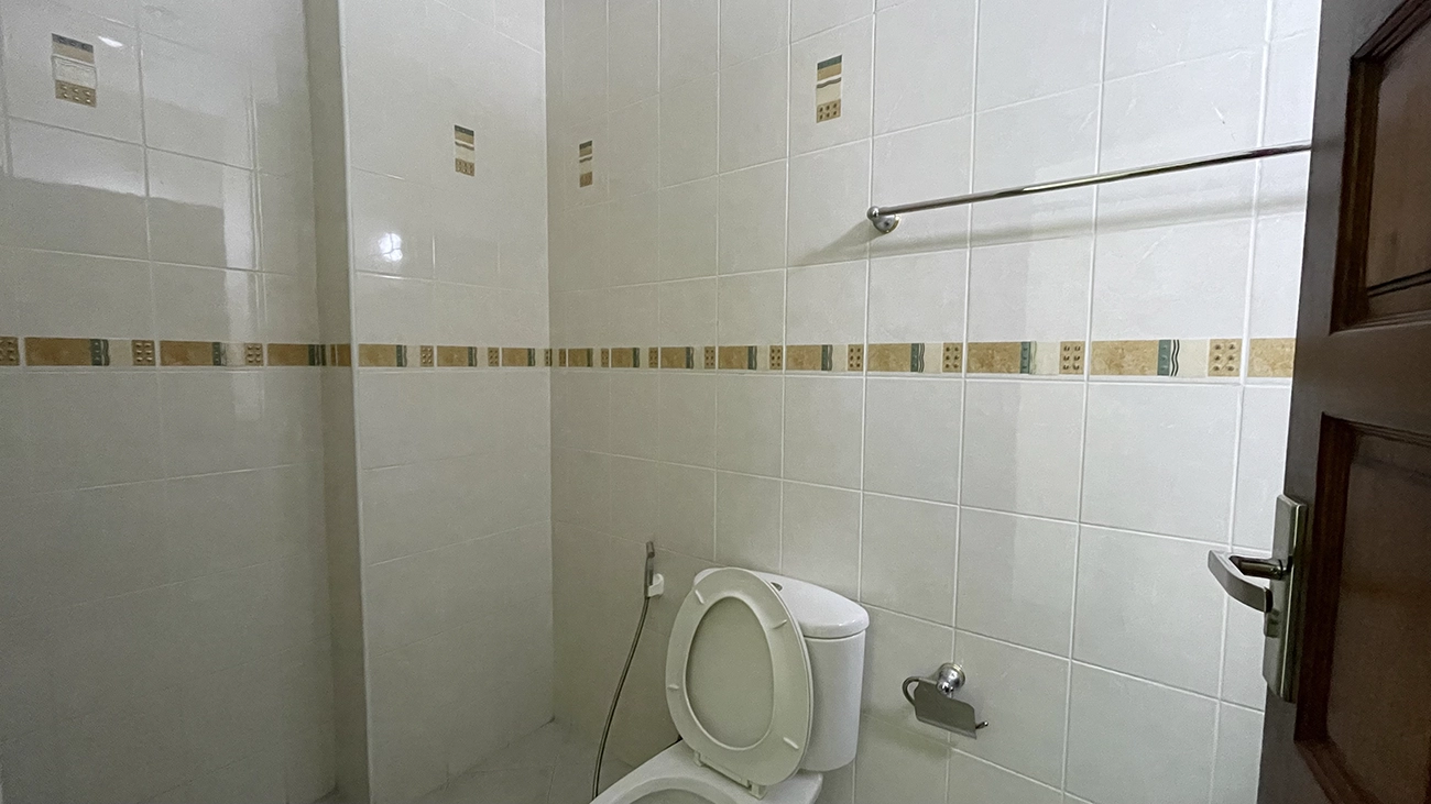 Commercial Space for Rent (ML 214) — Sea Tracs Building