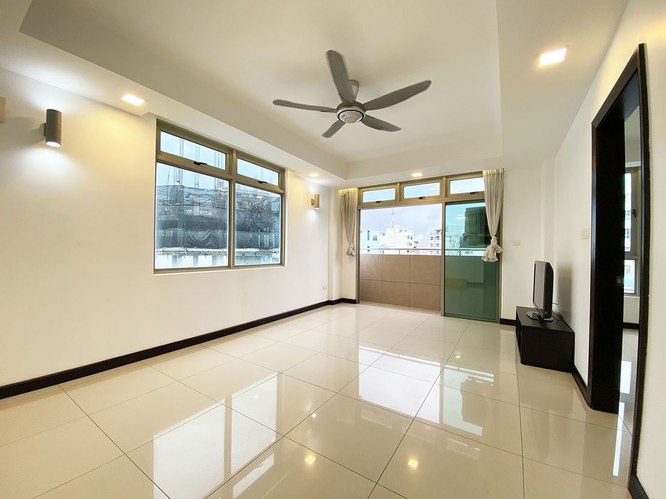 Semi Furnished 2+1 BR for Rent (ML 125) — Huravee Hingun