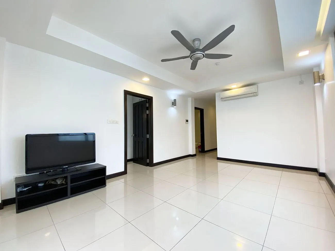 Semi Furnished 2+1 BR for Rent (ML 125) — Huravee Hingun