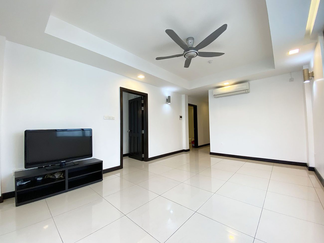 Semi Furnished 2+1 BR for Rent (ML 125) — Huravee Hingun