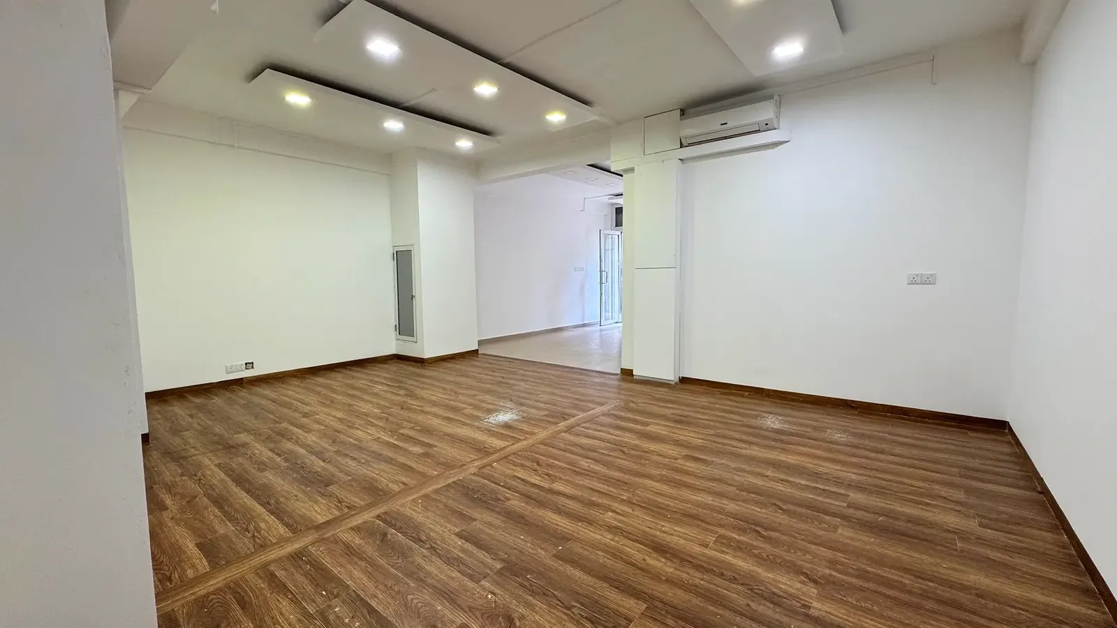 Commercial Space for Rent (ML 293) — Sitthimaavaa Hingun