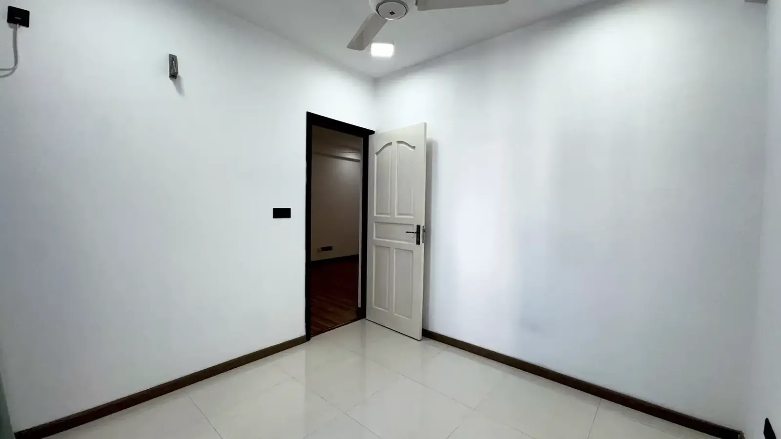 Unfurnished 1 BR for Rent (ML 360) — Gulaabee Magu