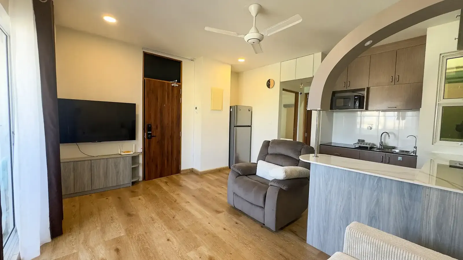 Semi Furnished 2 BR for Rent (ML 398) — Sitthimaavaa Hingun