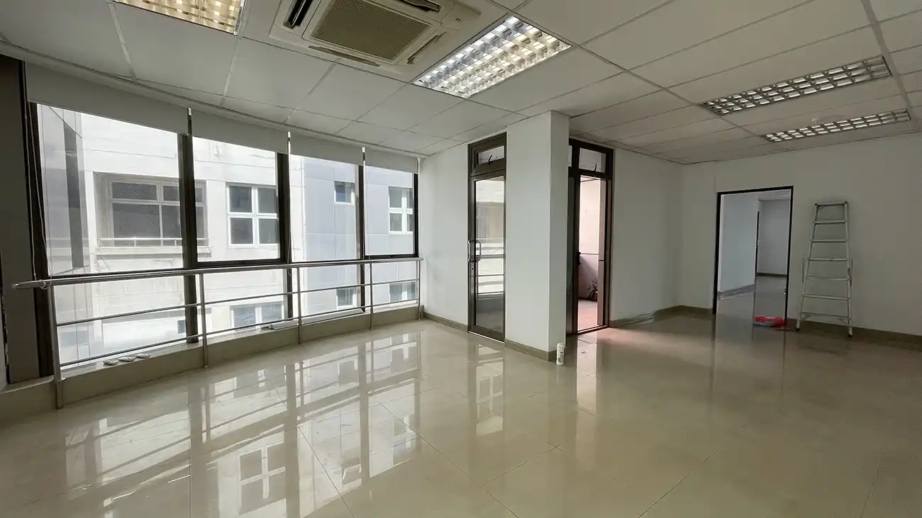 Commercial Space for Rent (ML 400) — Sea Tracs Building