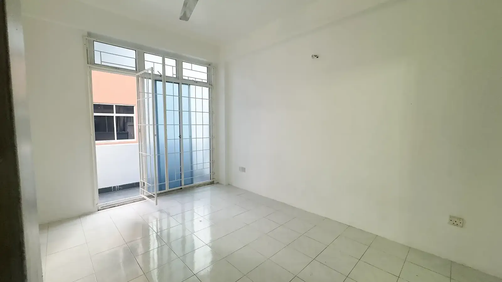 Unfurnished 2 BR for Rent (ML 404) — Gandhakoalhi Magu