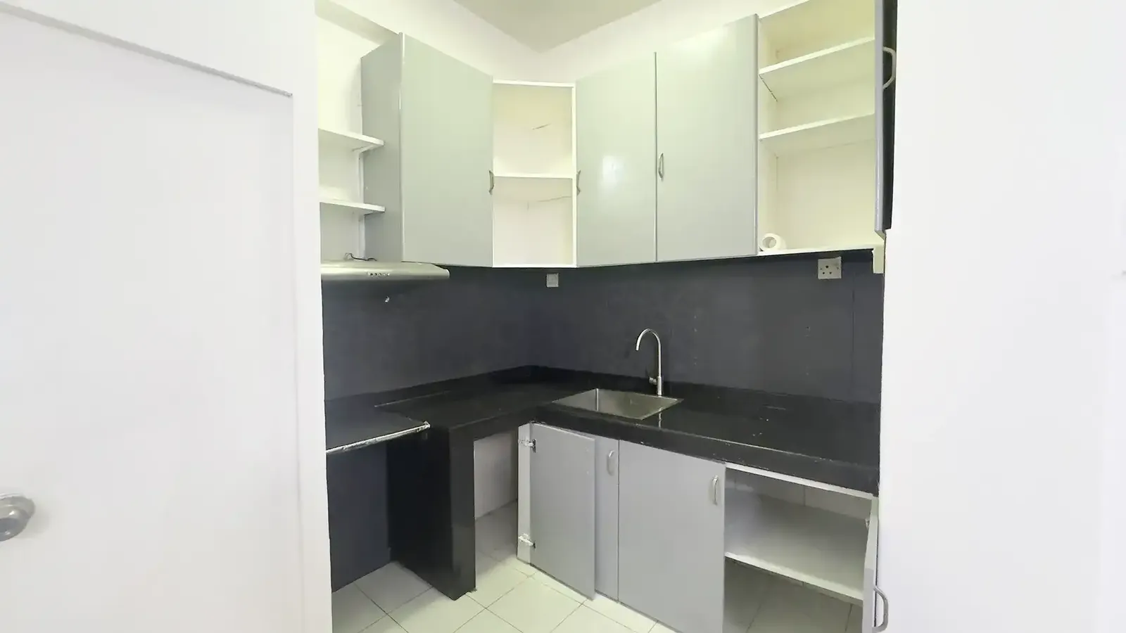 Unfurnished 2 BR for Rent (ML 404) — Gandhakoalhi Magu