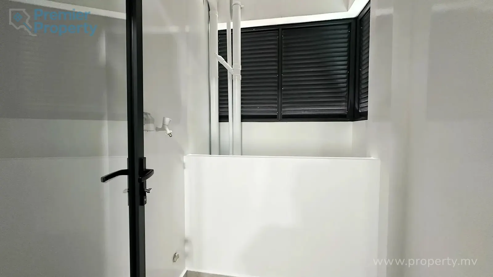 Commercial Space for Rent (ML 416) — Fiyaathoshi Magu