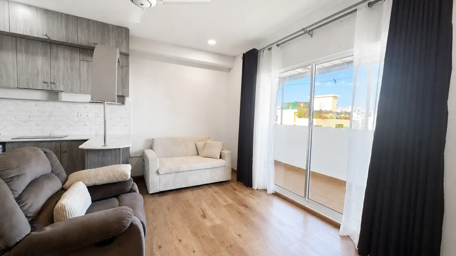 Semi Furnished 2 BR for Rent (ML 440) — Sitthimaavaa Hingun