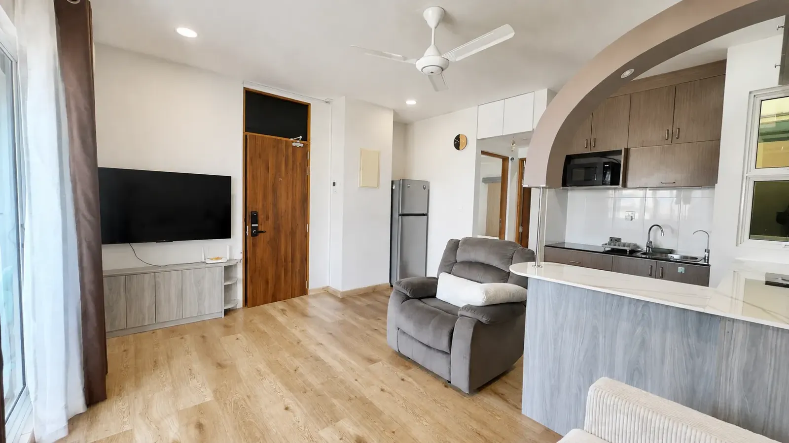 Semi Furnished 2 BR for Rent (ML 440) — Sitthimaavaa Hingun
